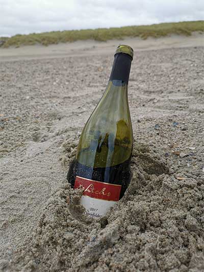 Dornfelder Rotwein am Strand, Kundenfoto Dornfelder Rotwein am Strand, Kundenfoto
