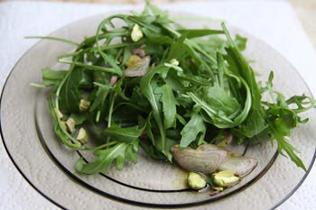 Rocket salad with pistachios and verjuice