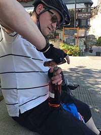 Kunde öffnet Dornfelder Rosé Kunde öffnet Dornfelder Rosé