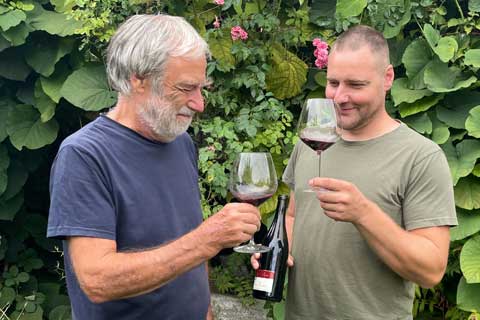 Die Winzer im Weingut Fuchs: Hans-Jakob Fuchs und Sebastian Bayer